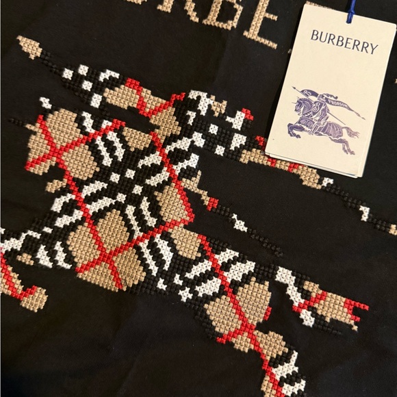 Burberry Black and Red Embroidered Textile - Picture 1 of 6